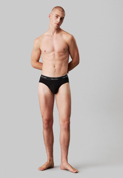Les slips hip briefs sont la version un peu plus près du corps des slips.