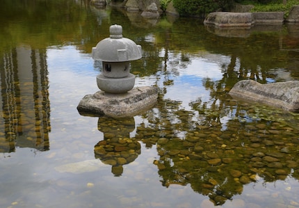 Die Laternen kommen, wie der Japangarten selbst, ursprünglich aus China.