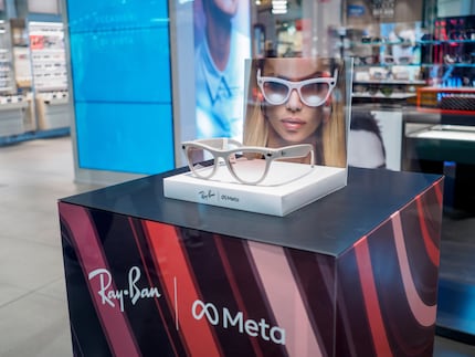 Die Ray-Ban-Brille mit Meta-Technologie in einem Einkaufszentrum in Italien. Wer eine solche Brille trägt, liefert dauernd neue Daten.
