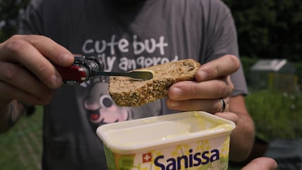 We butter the bread with butter … and with the Pharmaspachtel.