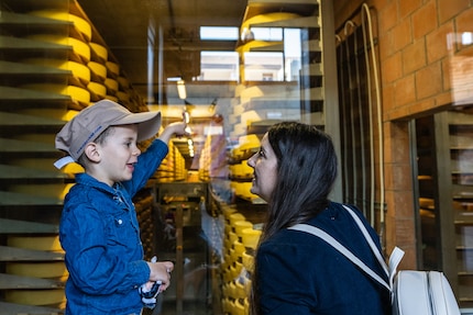 Découvrez les secrets de la fabrication du fromage à la Maison Gruyère.