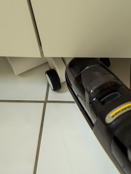 Weiter geht der Kärcher nicht unter den Schrank.