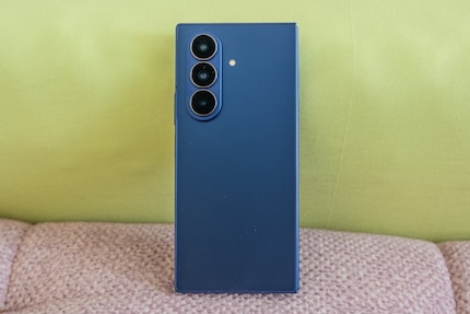Il nuovo Samsung Galaxy Z Fold 7 è elegante, ma il blocco fotocamere può infastidire.
