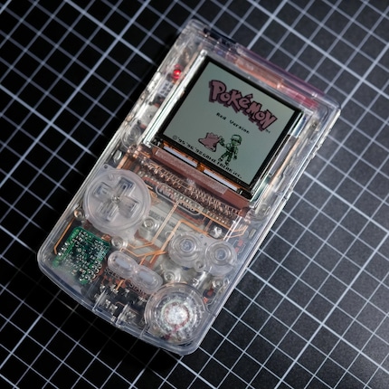 The Game Boy works and shows here «Pokémon Red Edition»