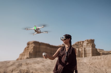 The «point-to-fly control» should be quick to learn.