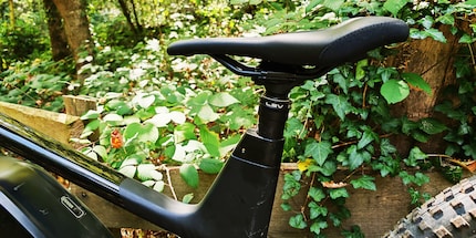 Fast schon klassisch: die Silhouette des 6OX Ergowave active 2.2 mit dem stufenförmigen SQlab-Design.
