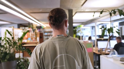 Mit Sonys Klima-Gadget bewahrst du auch im heissen Büro einen kühlen Kopf.