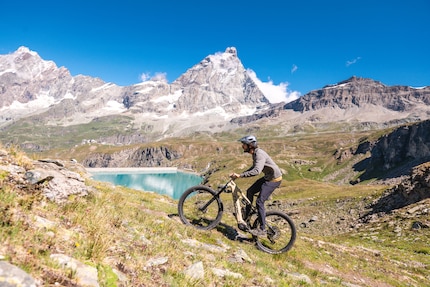 Riding fun with up to 100 Nm torque, 750 watts of support and a maximum range of 1050 Wh.