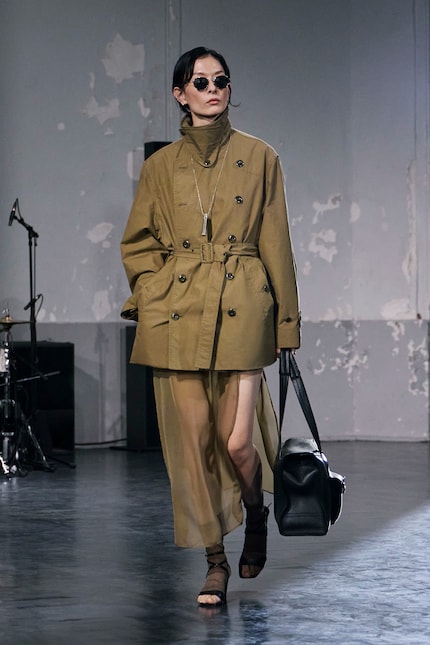 Lemaire SS26 : des orteils aérés malgré les chaussettes.