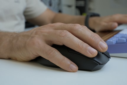 Die Deathadder V4 Pro fühlt sich einfach gut an.