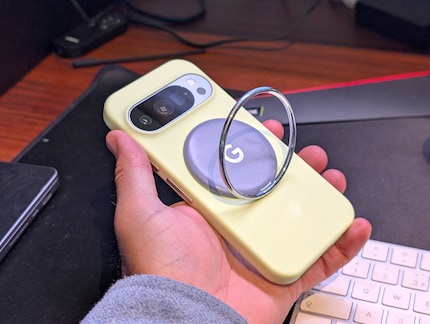 Neues Handy, wieder mit Ring. Wenn dieser dran ist, kann ich aber nicht drahtlos laden.