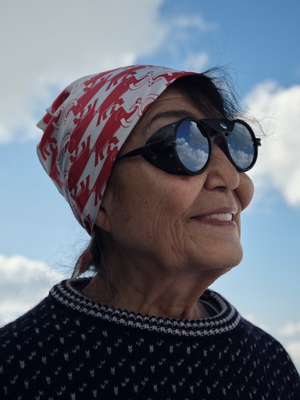La pionnière japonaise de l'alpinisme Michiko Imai lors d'une séance photo sur la face nord de l'Eiger.