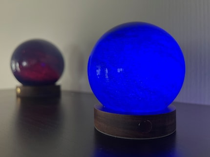 Zwei Formate, viele Möglichkeiten: Die AstraGlass Light gibt es in einer kompakten Mini-Version und als größere Variante für mehr Leuchtkraft.