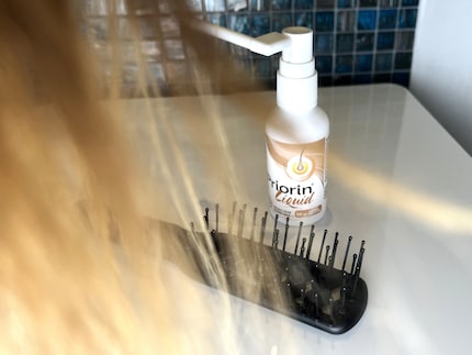 Tatsächlich finde ich plötzlich weniger Haare in meiner Bürste.