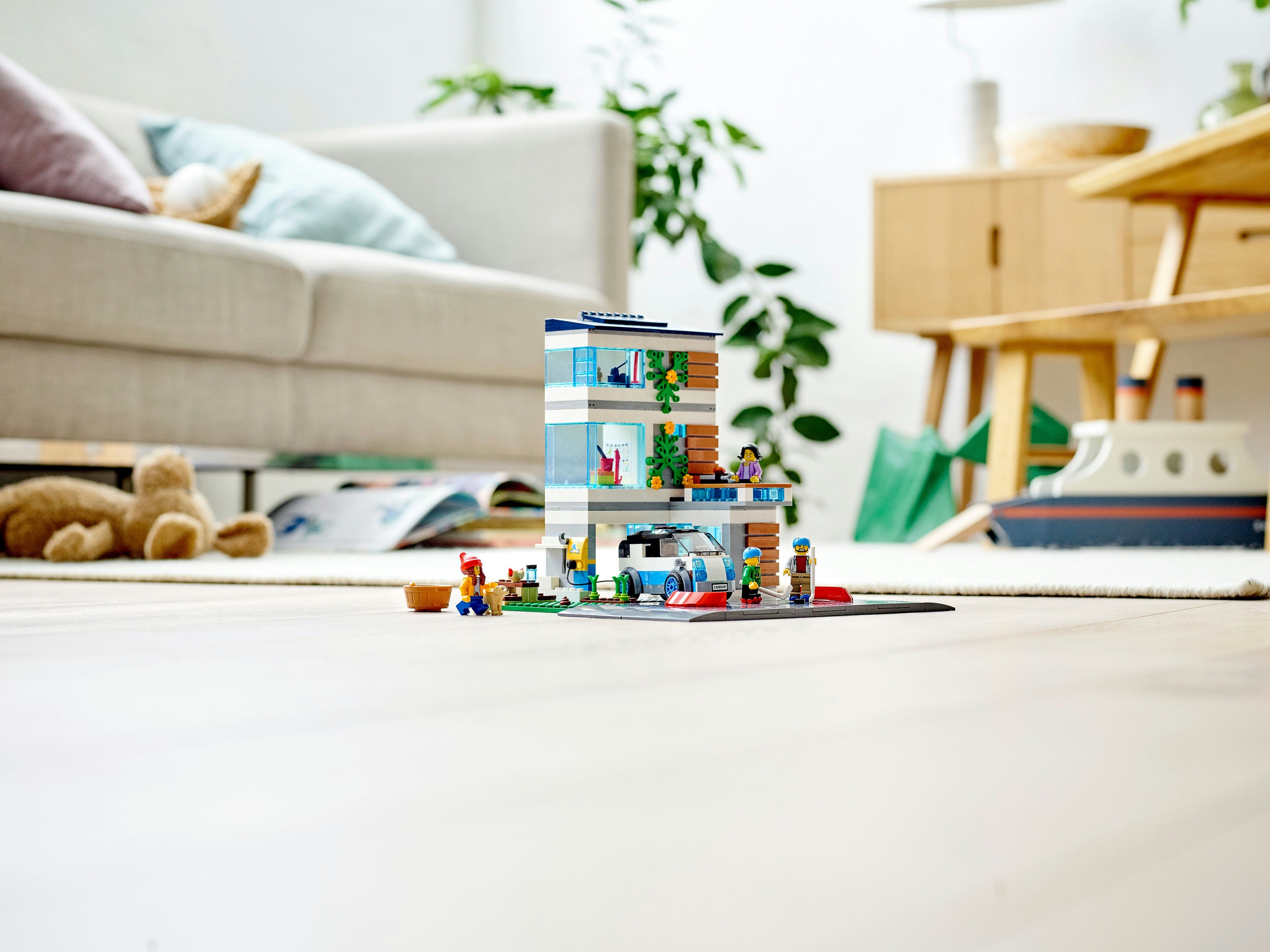 60291 modern family house top