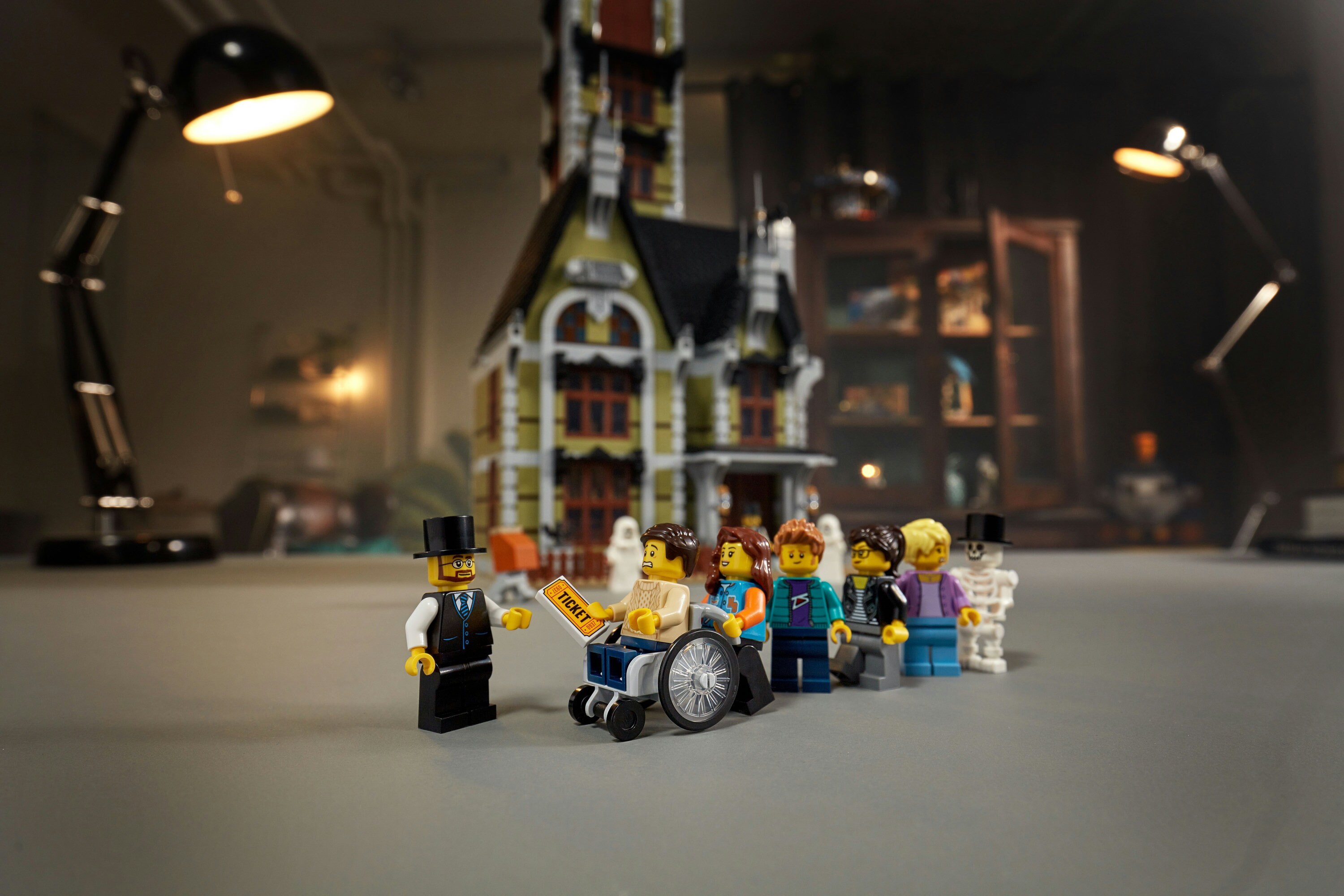 10273 lego haunted house clearance