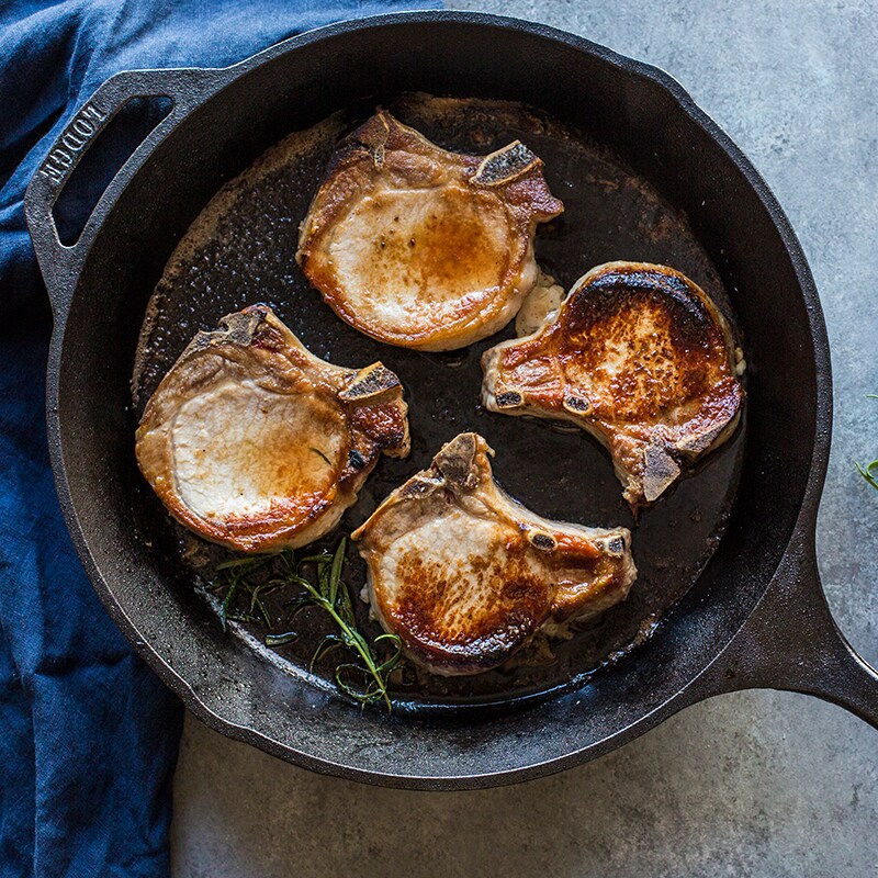 Lodge Cast pan Cast iron 26 cm Frying pan buy at Galaxus