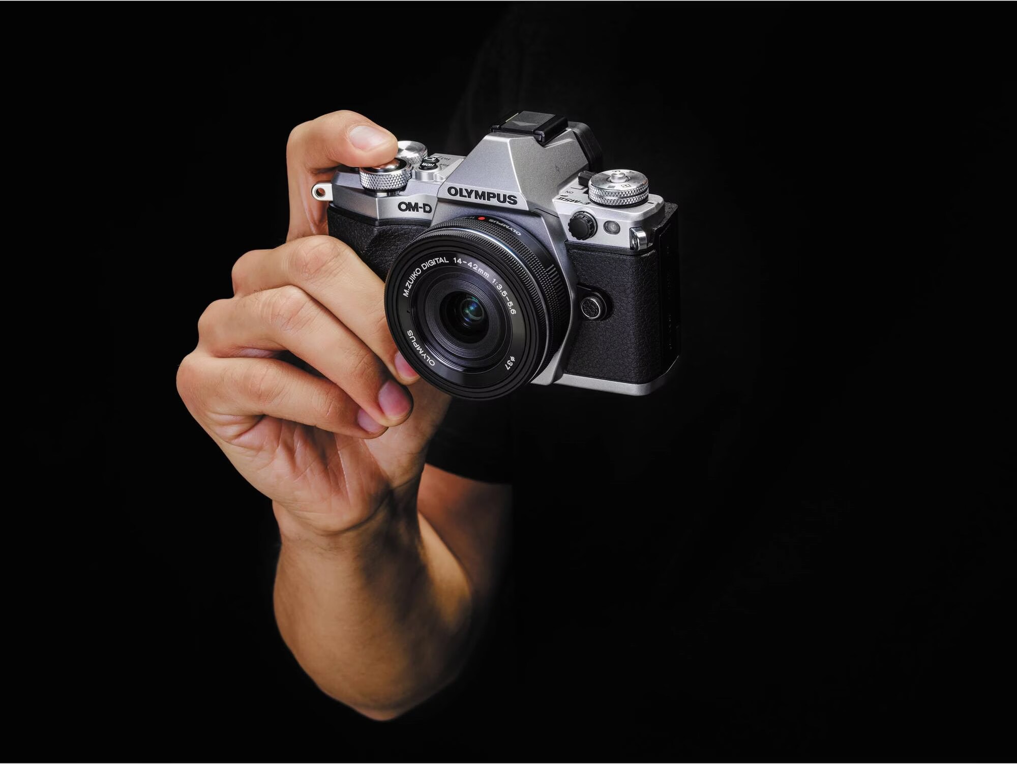 E-M5-4.jpg