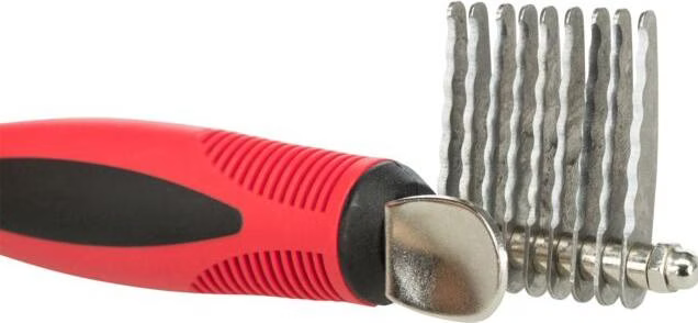 Comparer les prix de Peigne démêlant cranté en plastique et métal