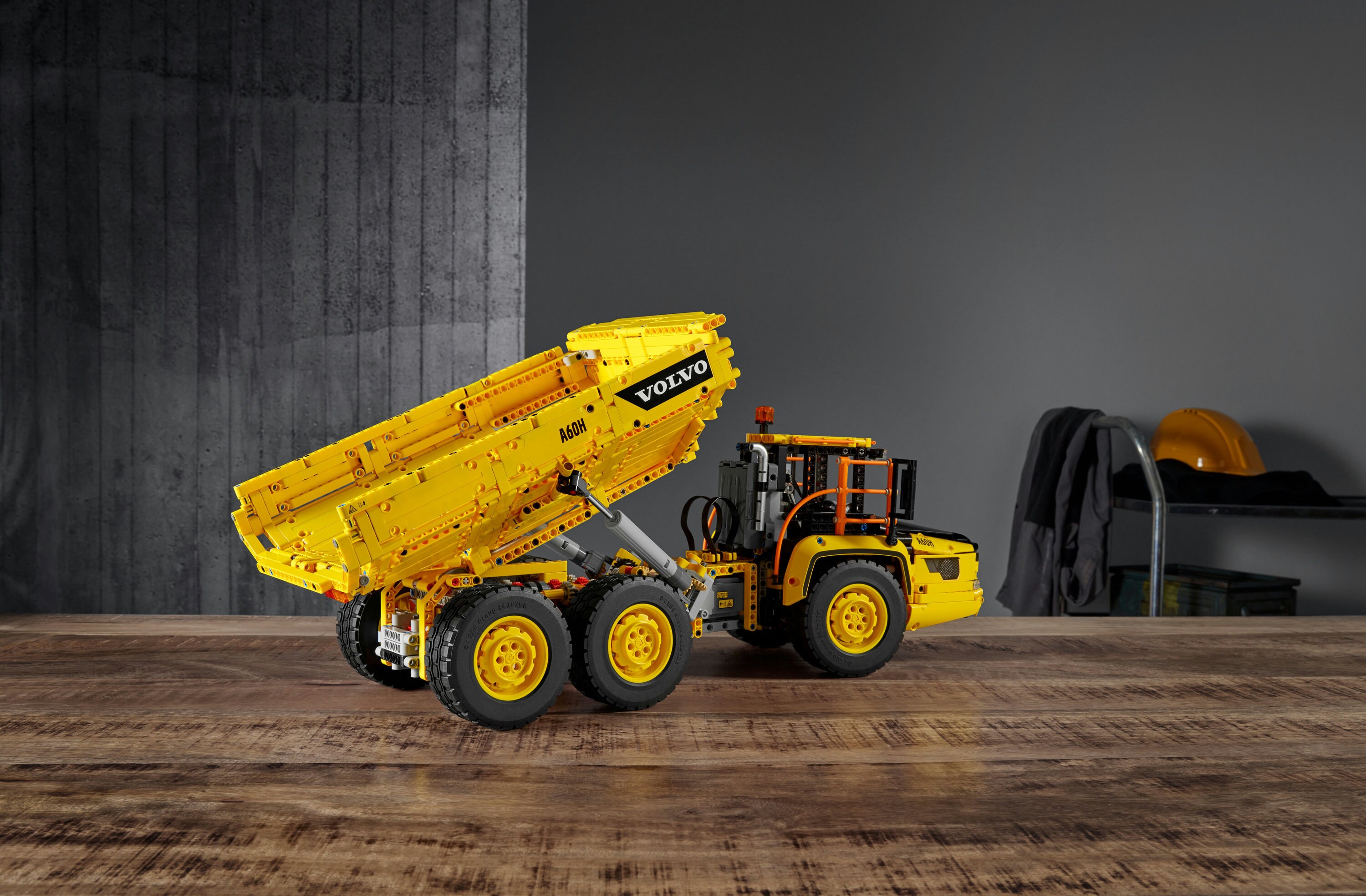 LEGO Volvo articulated dumper 6x6 42114 LEGO Technic Galaxus