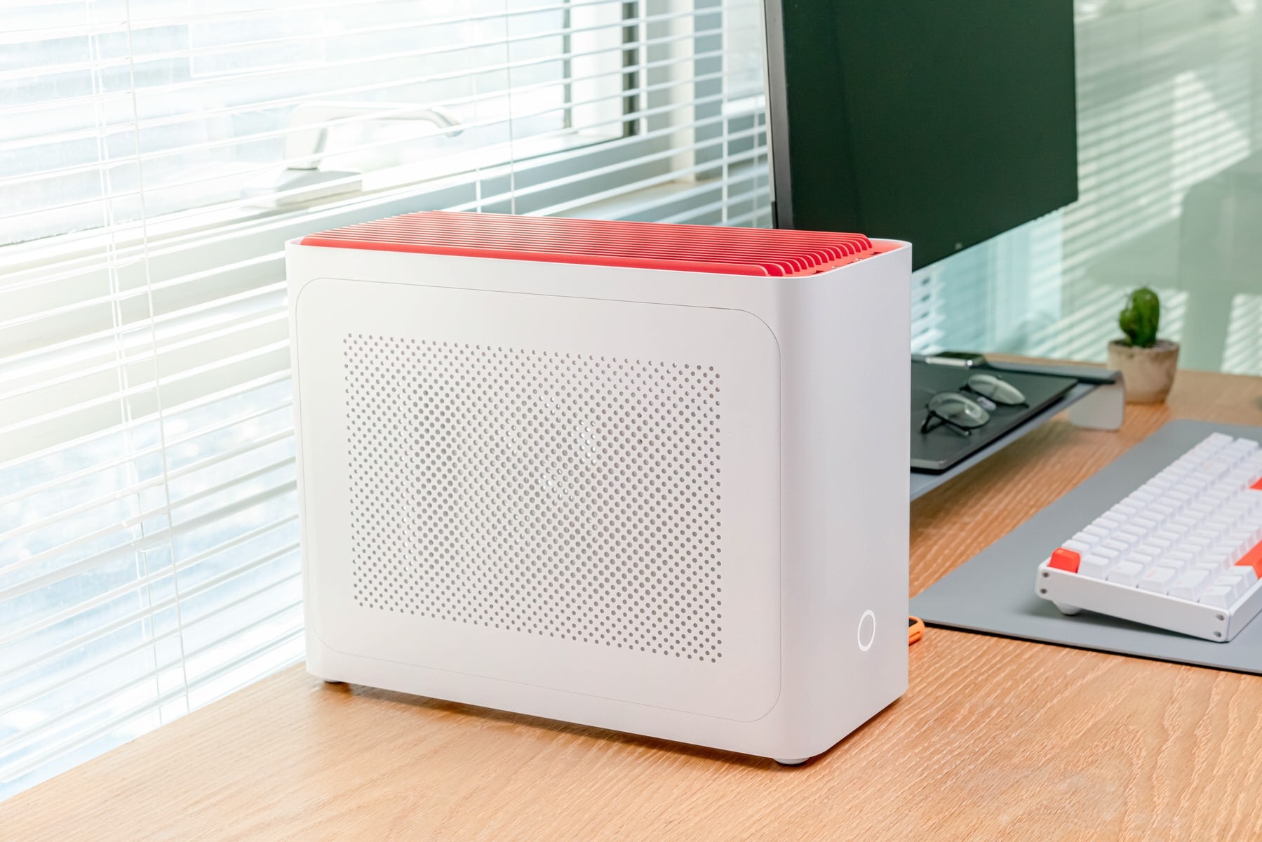 Iqunix ZX 1 Mini ITX kaufen bei Galaxus
