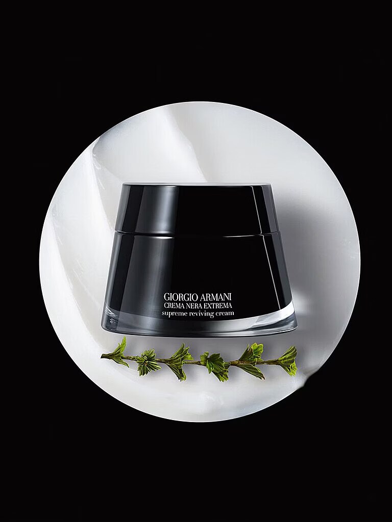 Giorgio Armani CREMA NERA フェイスクリーム Giorgio Armani Crema Nera Supreme Reviving Light Cream | Marionnaud
