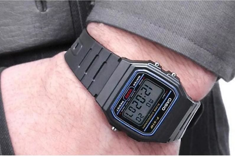 Orologio Casio F-91W-1YEG - Classico Digitale Nero, Leggero E Affidabile, Taglia Unica